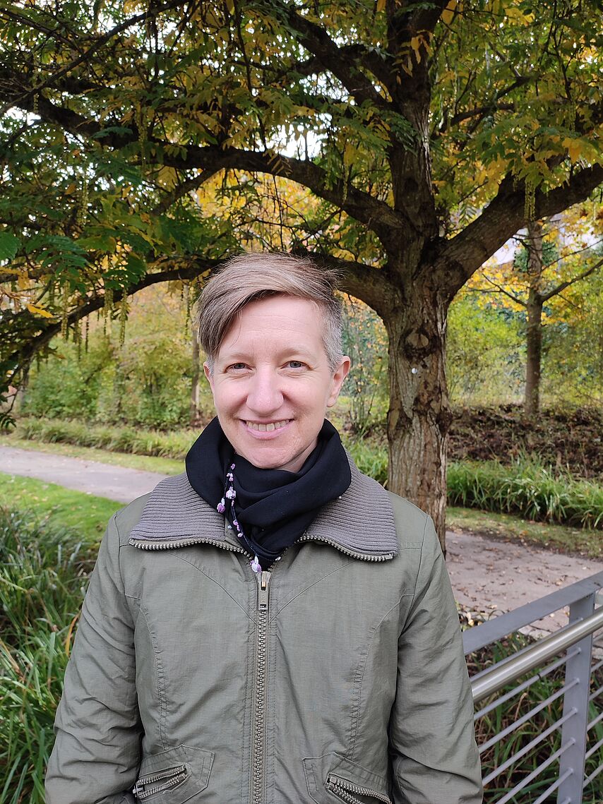 zu sehen ist die Bildungsreferentin Anne Schäfer, die für die Bereiche Bildung, Kampagne und Internationales zuständig ist.